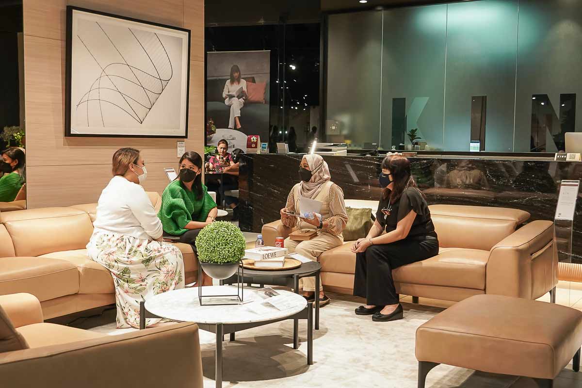 King furniture stores discount