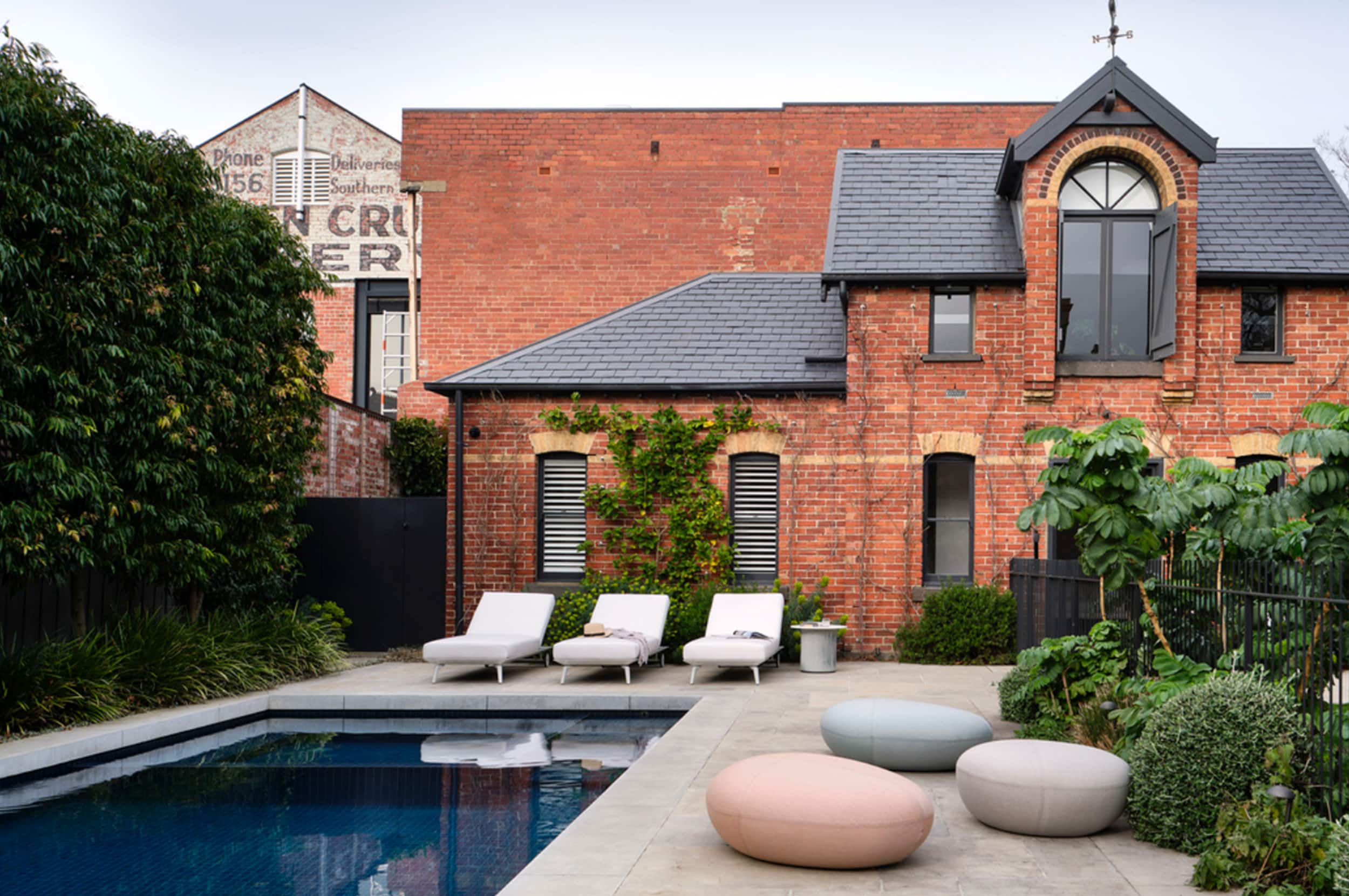 Lode Outdoor Ottoman Small King Living